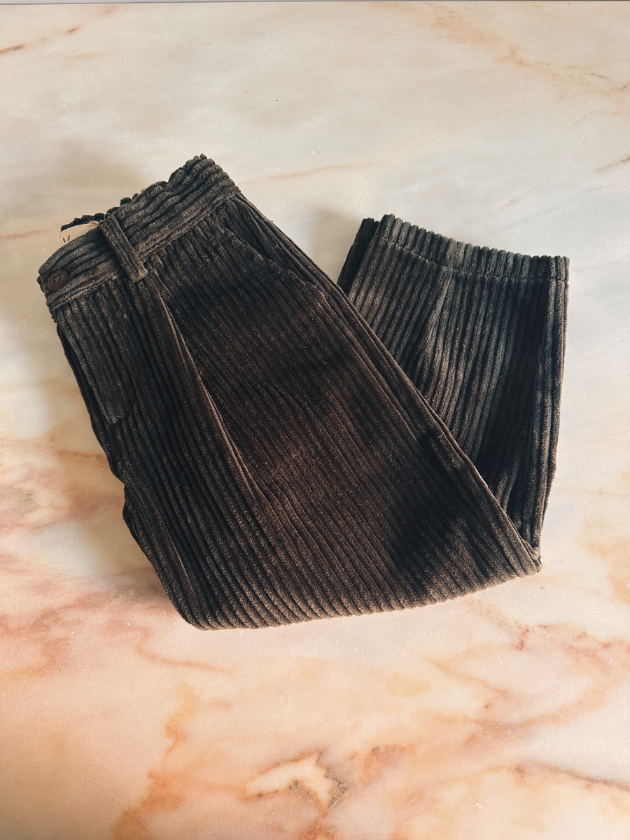 Pantalón Pinzas Pana Verde