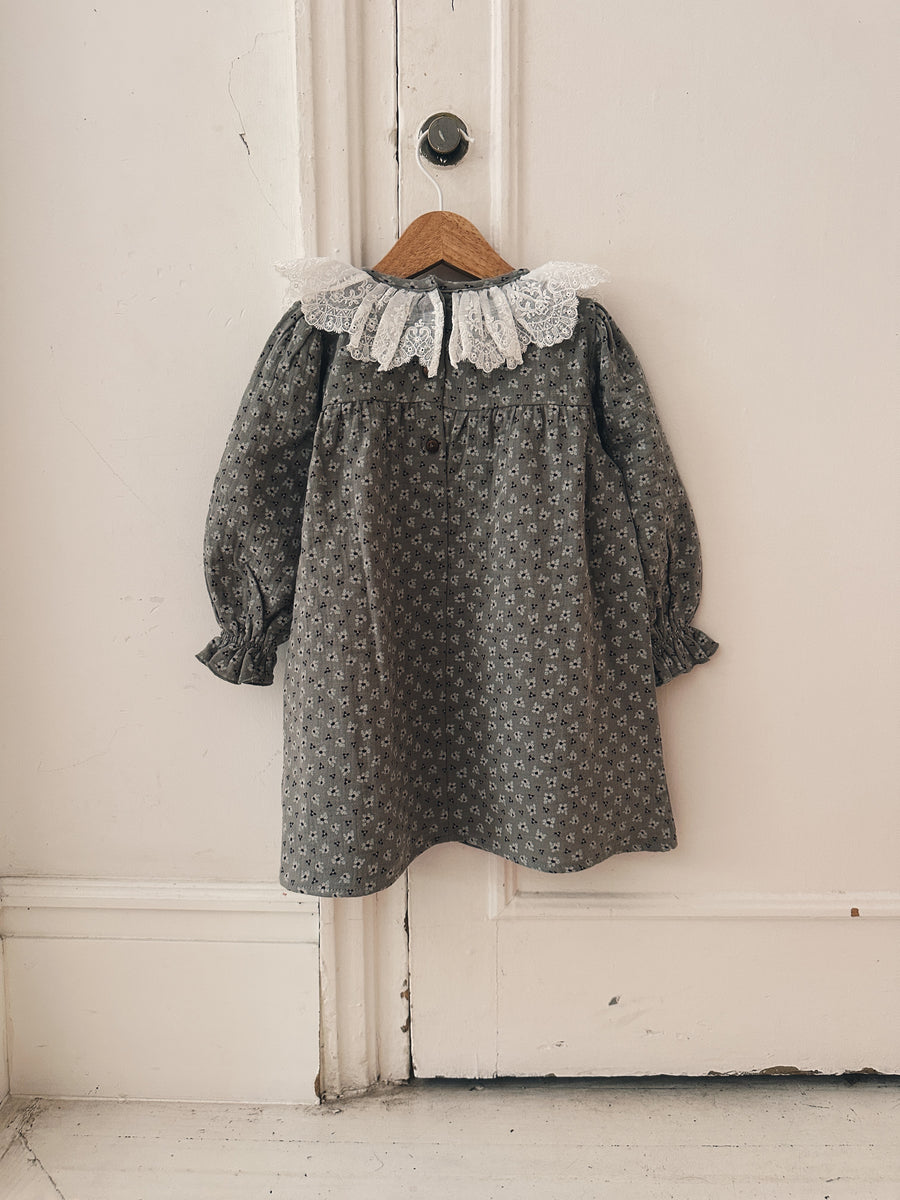 Vestido Puntilla  Flores Gris