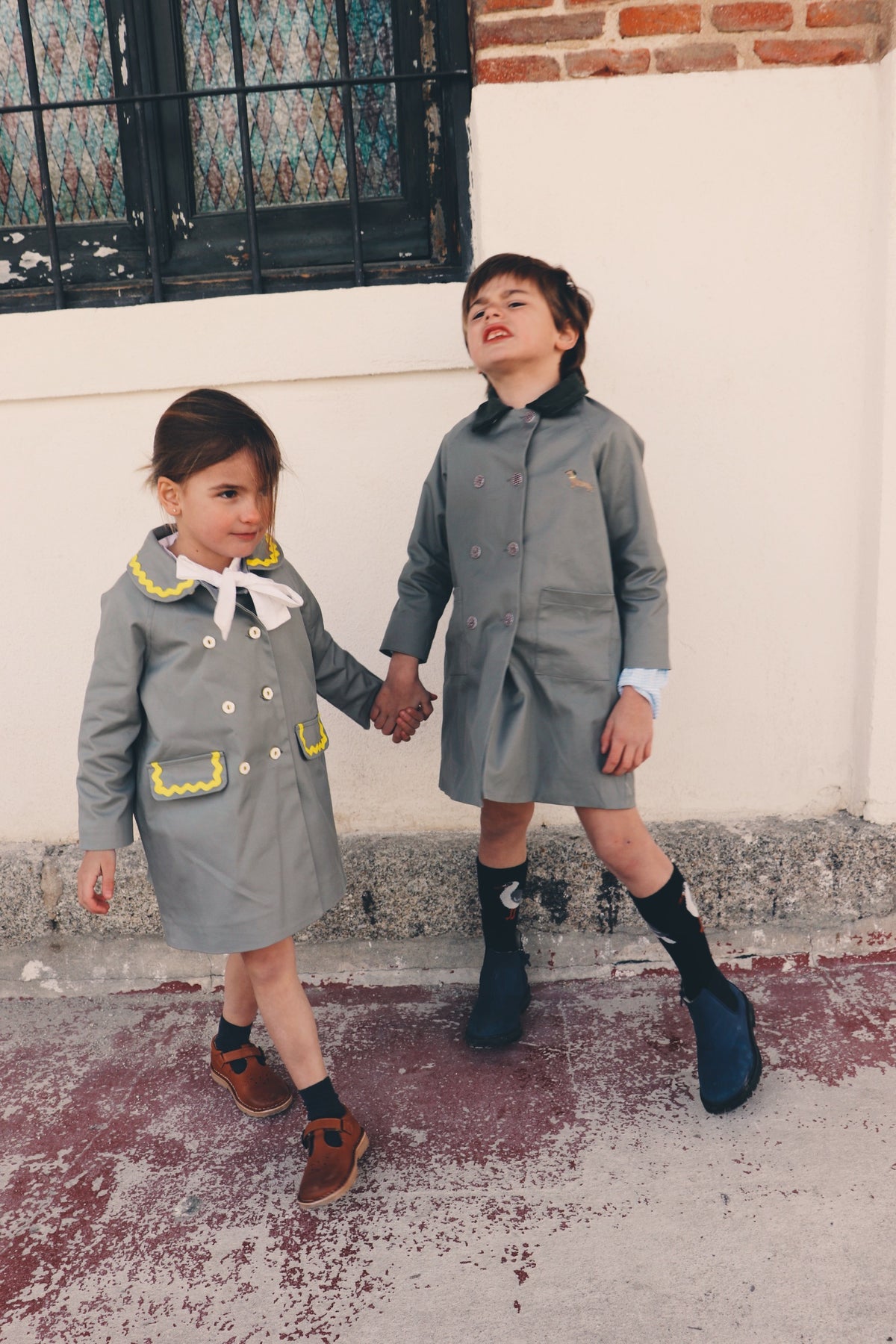 Gabardina Niña Gris y Amarillo