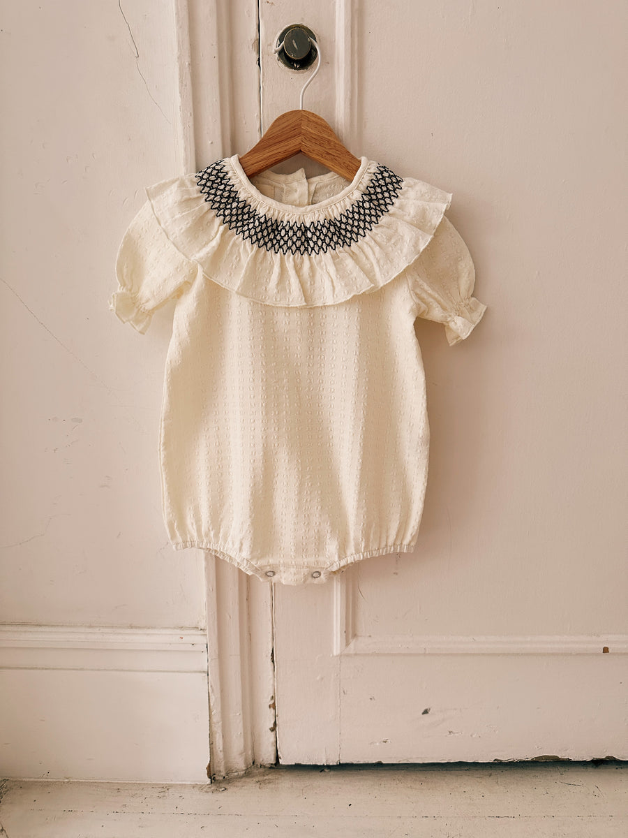 Ranita Smock Blanco y Negro