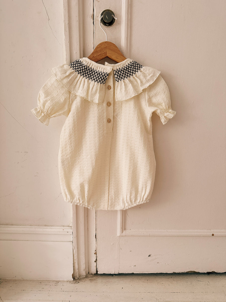 Ranita Smock Blanco y Negro